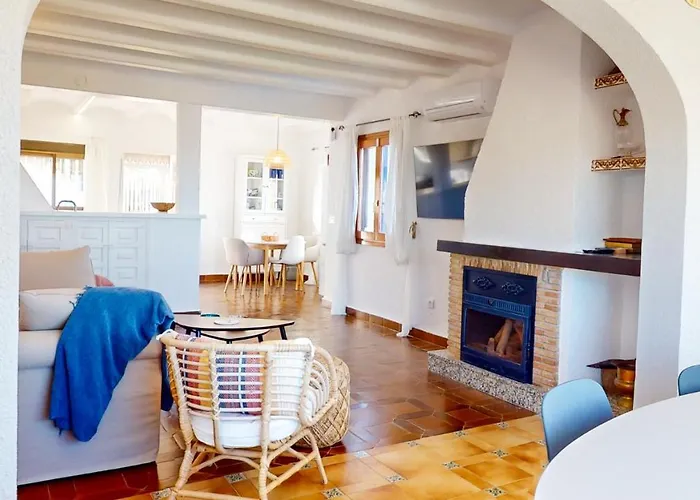 Villa Maria En Denia Piscina Privada Terraza Y Barbacoa By Family Homes Вилла Дения