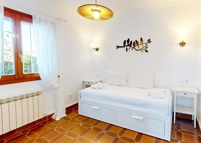 Villa Maria En Denia Piscina Privada Terraza Y Barbacoa By Family Homes Вилла